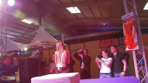 Show de Lady Margaux au salon de Besancon 2009 (part 01) photo 08