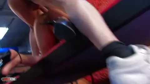 Shannya Tweeks & Max Cortes au salon erotique de Besançon photo 05