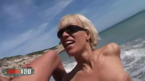 Magnifique MILF espagnole Betty Davis se fait défoncer sur la plage par Jorge Fernandez photo 16
