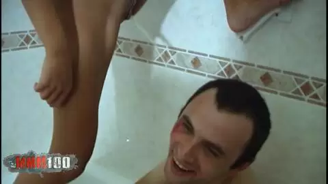 Betty la petite asiatique baisée dans son petit cul serré - Remasterisé photo 15