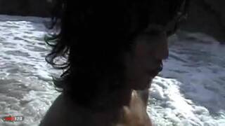 La jolie teen orientale betty 