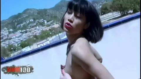 La belle asiatique Betty se fait défoncer son tout petit cul photo 02