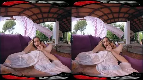 Faite vous sucer par Briana ! VR par MMM100 photo 11