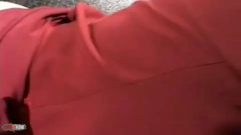 La jolie jeune blonde à gros seins Calia B pose dans le garage  photo 04