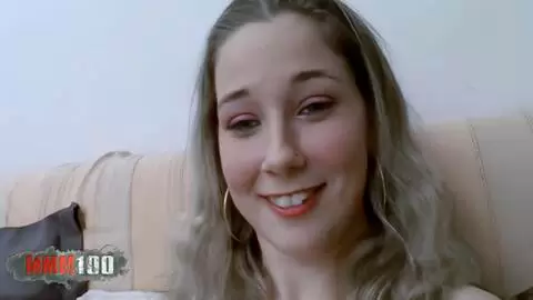 Une belle blonde se fait bien baiser et enculer photo 03