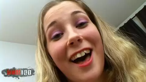 Première scène avec la grosse cochonne française Calia qui offre son gros cul  photo 01