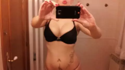 Photos perso en selfie de la blonde à gros nichons Candela X  photo 13