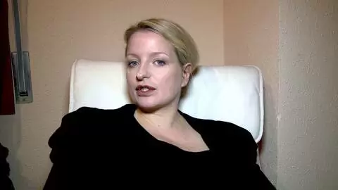 Video de l'interview sexy avec Carola 