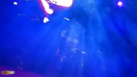 La très excitante Kenya Diaw faisant un show en public photo 01