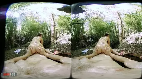 Baise en realité virtuelle 3d en exterieur avec la milf française Charlie  photo 09