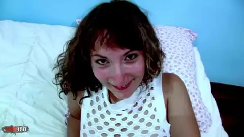 Interview porno en video avec Charlotte De Castille  photo 08