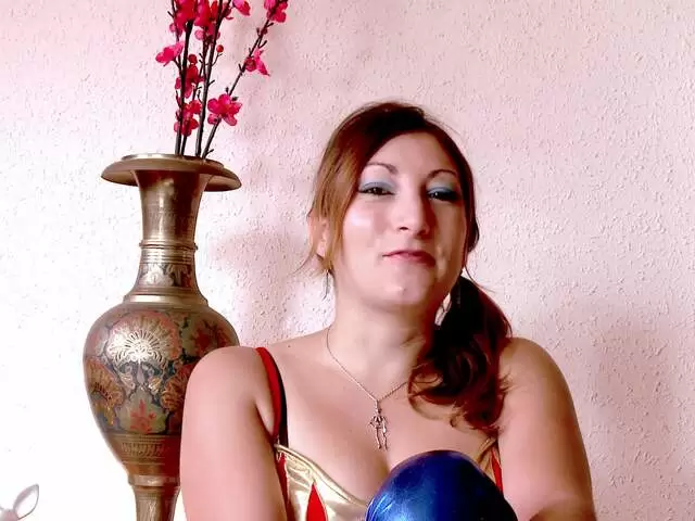 Interview Vidéo sexy avec Charlotte De Castille  photo 3