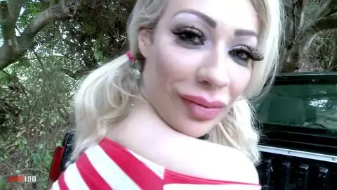 La star du porno Chessie Kay voulait faire de l'exhibitionnisme photo 06