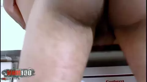 Magnifique teen latina se fait baiser par un black dans la cuisine photo 14