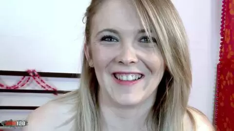 Kevin White au lit avec la jolie blonde française Cristal Bardzo photo 01