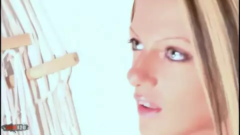 La pornstar hongroise Crystal Wells pose pour des photos sexy sur la terrasse photo 03