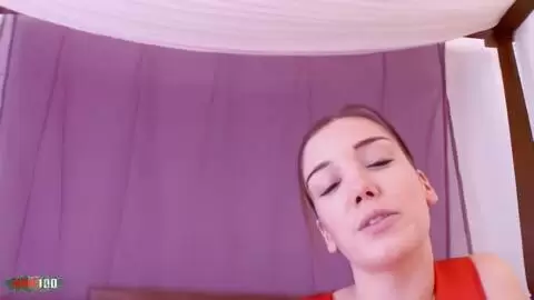 Interview video de la superbe jeune actrice française Cynthia Lavigne photo 03