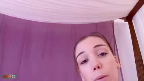 Interview video de la superbe jeune actrice française Cynthia Lavigne photo 06