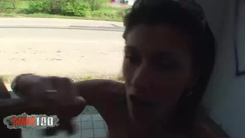 Brunette baisée au bord de l'autoroute par 2 lascars photo 11