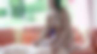 Davinia donne une bonne branle