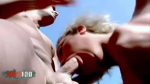 Scene culte : Delfynn Delage prise en double pénétration par 2 étalons hongrois photo 07