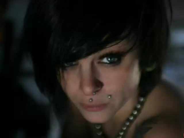 Delight Doll dans la maison abandonnée photo 1