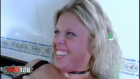 La Cuisine d'Electra : Gros Seins, Fellation, Éjaculation Faciale Hardcore. photo 06