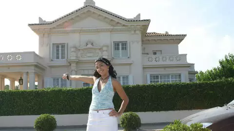 La très excitante jeune brune Emilce pose  photo 8