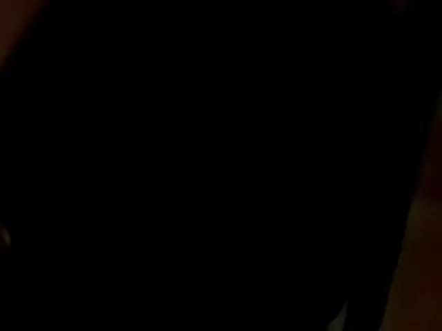 La mature blonde Estelle Clark faisant un striptease  photo 3