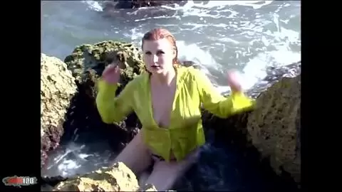 La ravissante blonde à gros nichons Eva Ross pose  photo 01