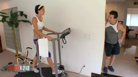 Sport et baise bien hard pour la belle brune Eva Sinn  photo 01