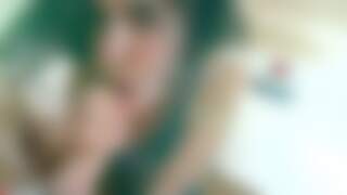 La trÃ¨s excitante petite la...