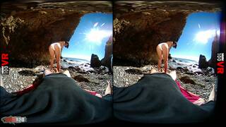 Baiser sa chatte humide au sol