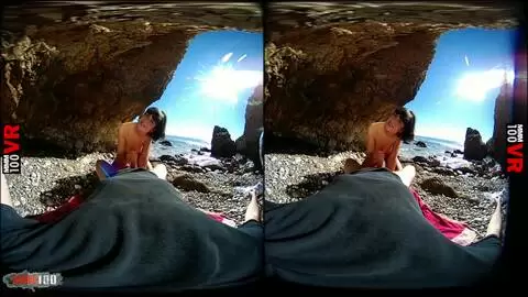 Baiser sa chatte humide au soleil photo 04