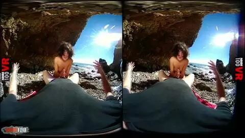 Baiser sa chatte humide au soleil photo 06