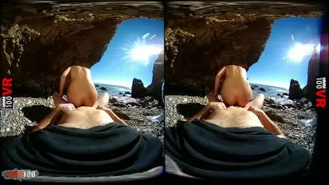 Baiser sa chatte humide au soleil photo 11