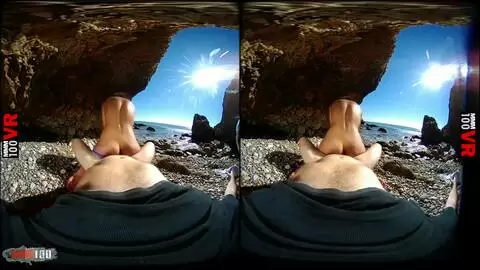 Baiser sa chatte humide au soleil photo 13