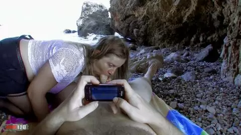 Mamie de la plage se lâche : Anal, fellation, éjaculation féminine.
 photo 01