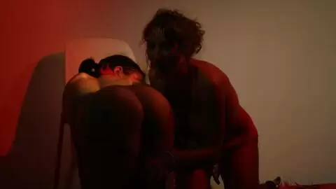 Show de Charlotte De Castille et Krystal au salon de FICEB 2007 (part 01) photo 7