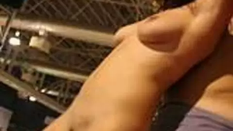 Show de Charlotte De Castille et Krystal au salon de FICEB 2007 (part 03) photo 13