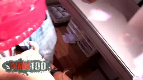 Charlotte de Castille se fait baiser en Public par Phil Hollyday au salon du Ficeb 2007 photo 14