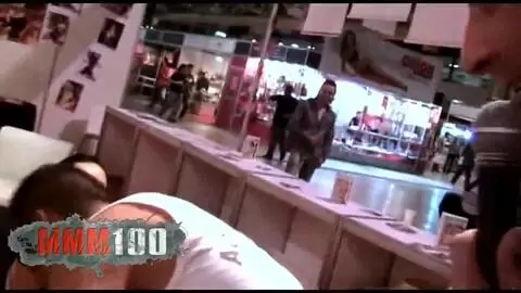 Jorge pose quelques question indiscretes a Willy  photo 09