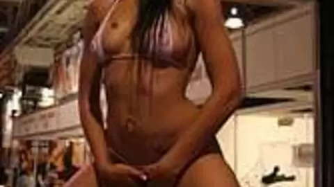 Show de Krystal au salon de FICEB 2007 (part 03) photo 12