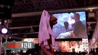 Olga faisant un show sur notre