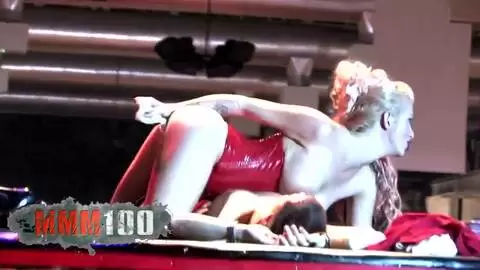 Sonia Baby se déshabille et fait pipi au Ficeb 2007 photo 03