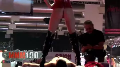 Sonia Baby se déshabille et fait pipi au Ficeb 2007 photo 07