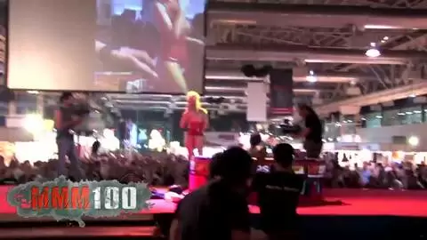 Sonia Baby se déshabille et fait pipi au Ficeb 2007 photo 08