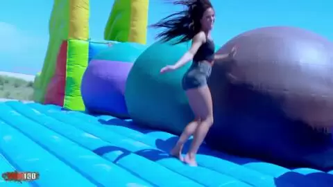 Baise dans les bois avec une superbe latina : Gala brown et Max Cortes photo 01