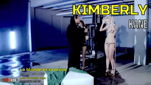 La blonde et la brune Kimberly Kane & Jenny Lee dévorent une grosse queue dans une threesome hardcore