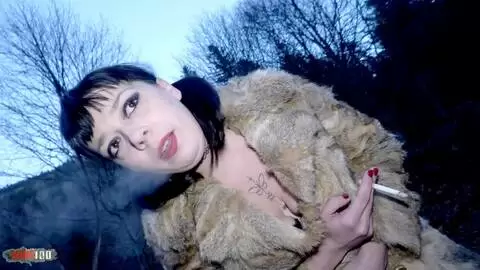 Nikao ramasse la pute française Hedone pour une baise hard avec du sperme sur de gros seins photo 01